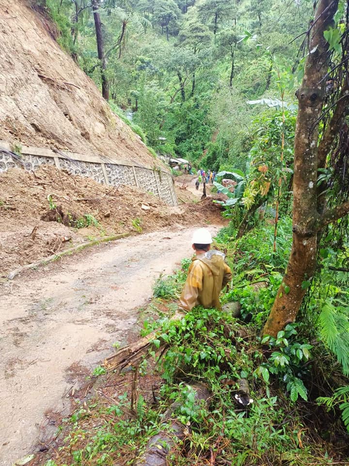 Road Clearing Operation along Capitol-Bineng Road in La Trinidad 3