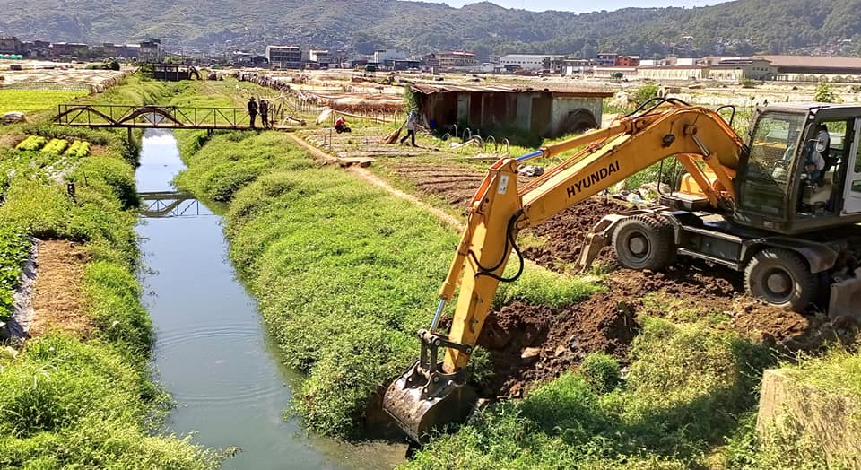 Dredging Along Bolo Creek in La Trinidad 2