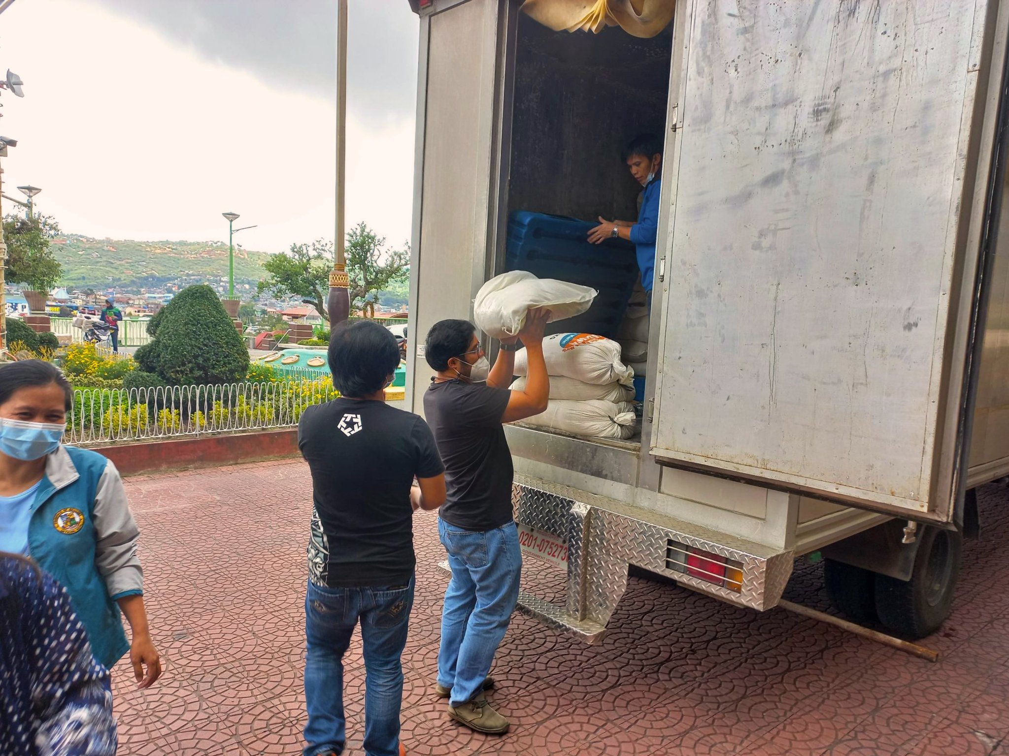 FOOD PACKS FOR QUAKE-AFFECTED FAMILIES3