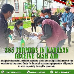 385 Farmers in Kabayan Receive Cash Aid